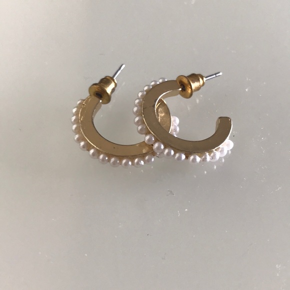 🌞3 for $40!🌞 Delicate earrings with small pearls - Picture 2 of 5